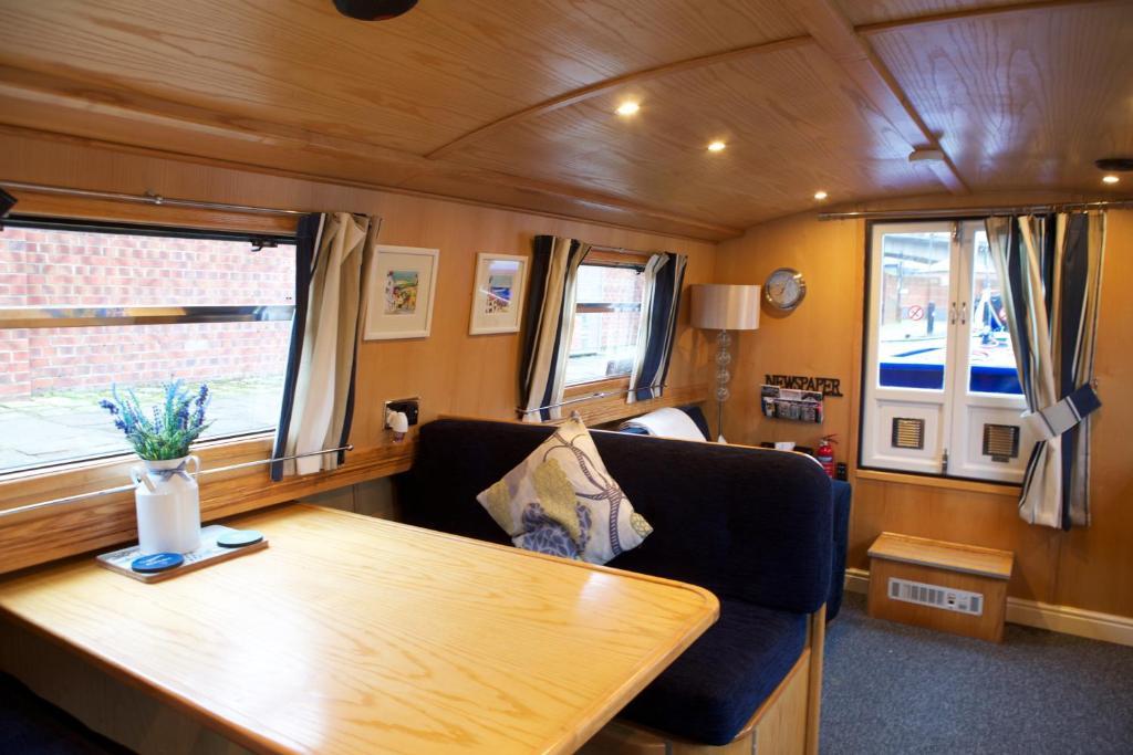 Houseboat Hotels Sheffield Exterior photo