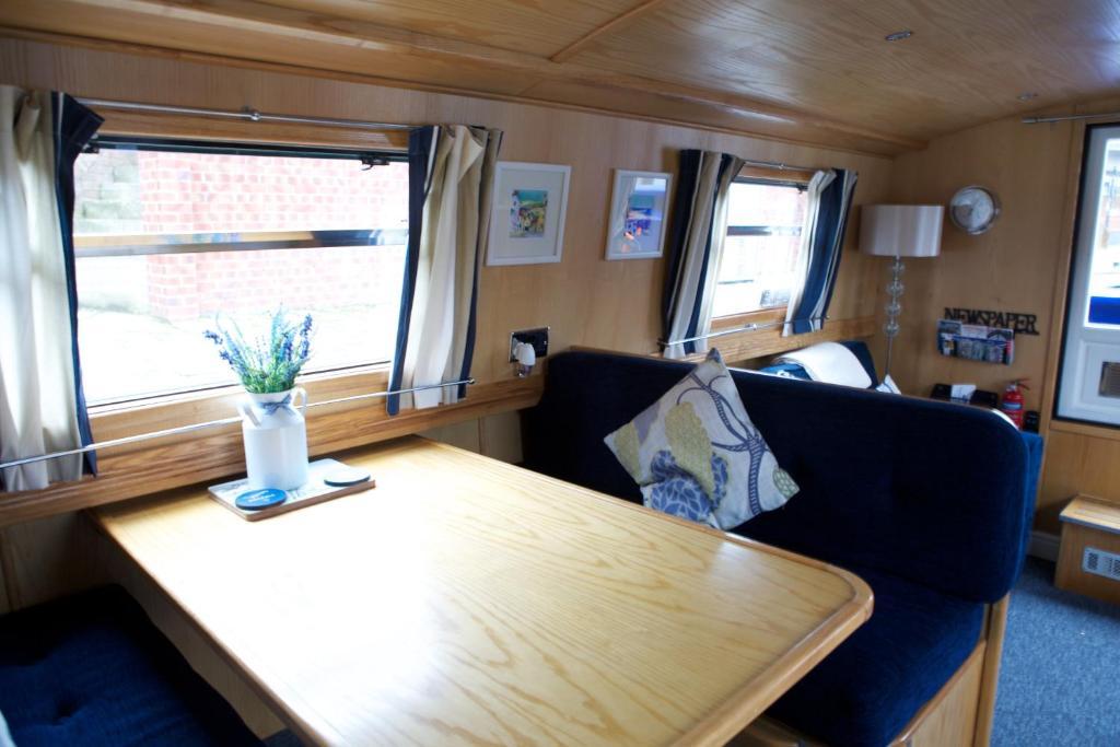 Houseboat Hotels Sheffield Exterior photo